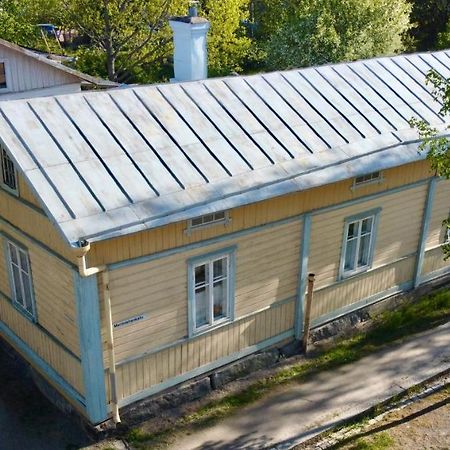 Bed and Breakfast Kirkkokadun Amanda Ja Olga Uusikaupunki Esterno foto