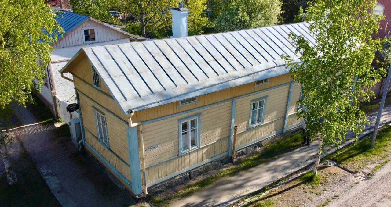 Bed and Breakfast Kirkkokadun Amanda Ja Olga Uusikaupunki Esterno foto