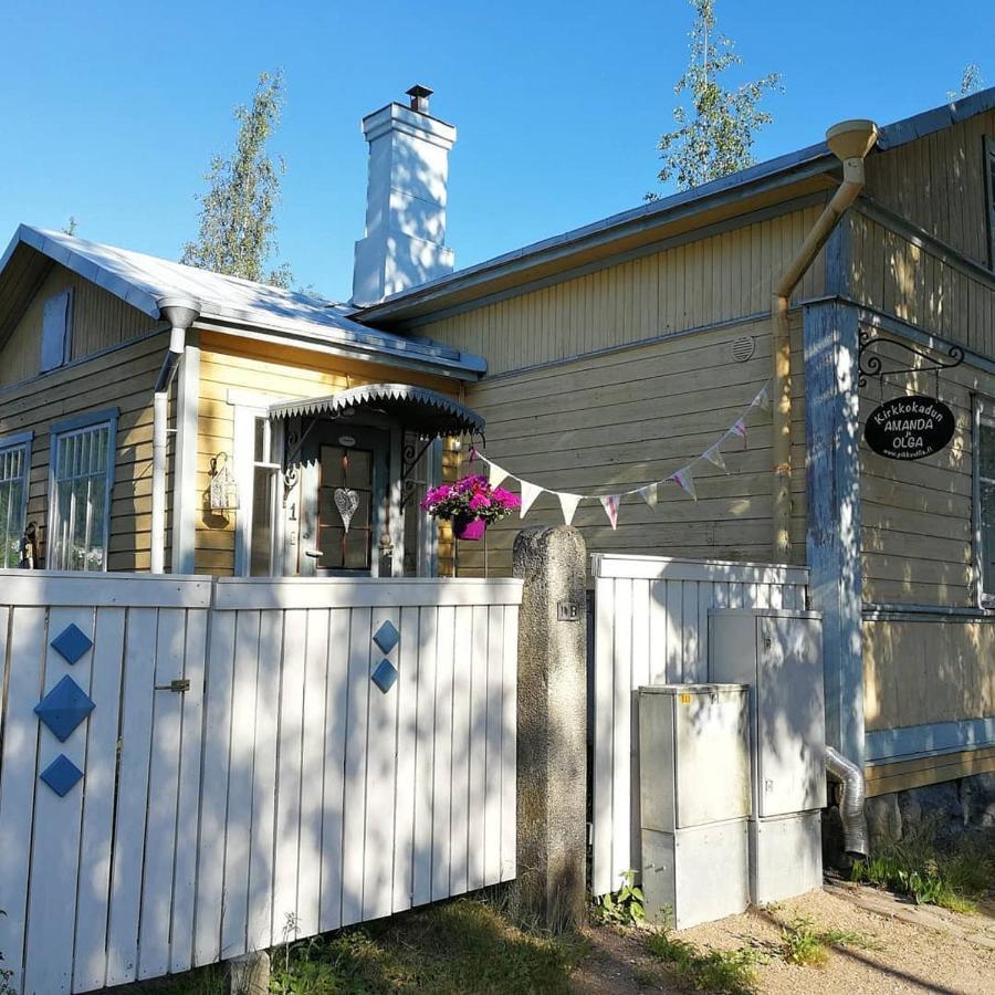 Bed and Breakfast Kirkkokadun Amanda Ja Olga Uusikaupunki Esterno foto