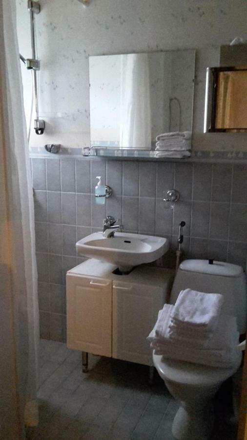 Bed and Breakfast Kirkkokadun Amanda Ja Olga Uusikaupunki Esterno foto